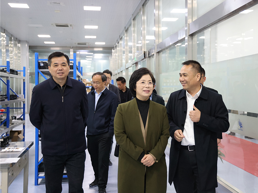 施艾珠赴溫州海經(jīng)區(qū)調(diào)研 奮力譜寫(xiě)民營(yíng)經(jīng)濟(jì)高質(zhì)量發(fā)展新篇章